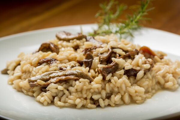 Risotto carnaroli asparagi, stracchino e liquirizia